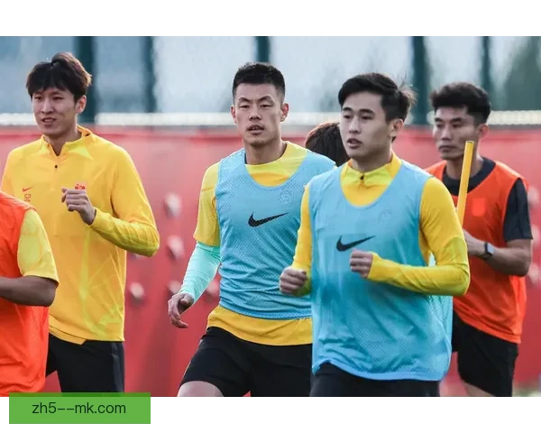 中国男足大连集训基地紧张备战迎战十八强赛关键战